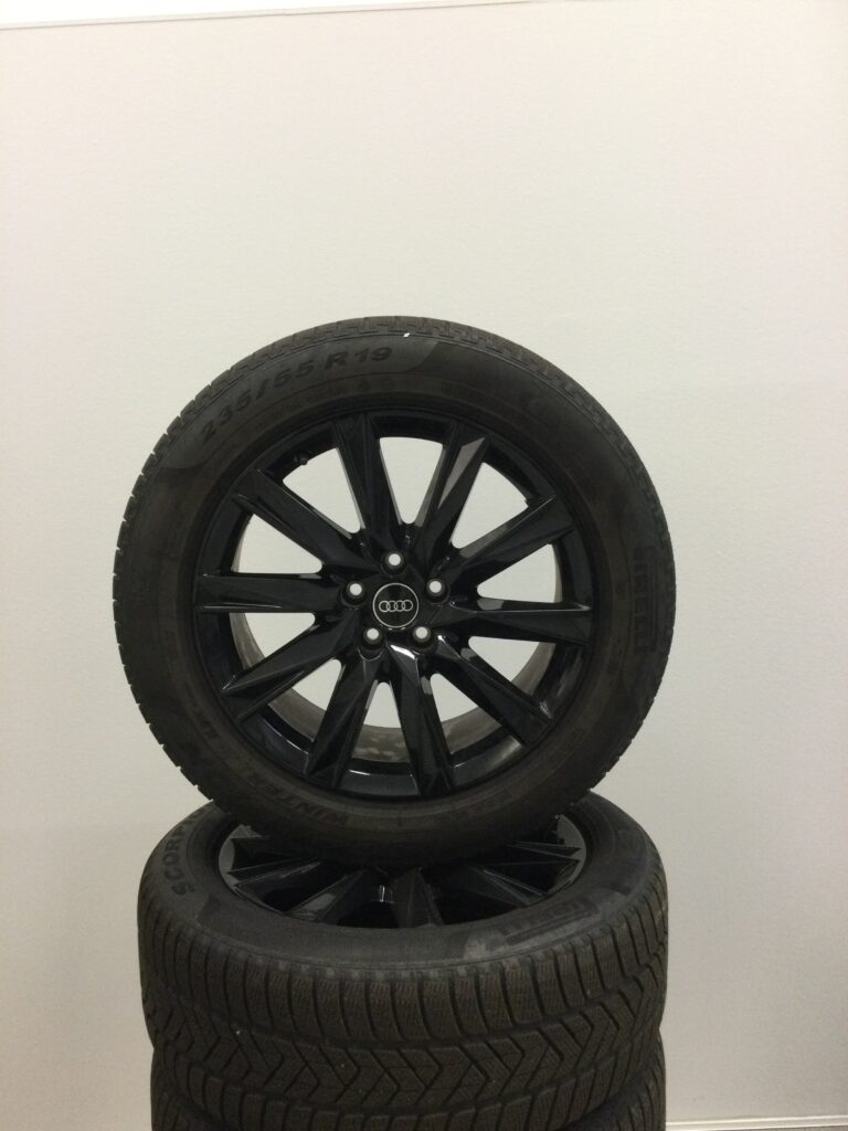 Winterkomplettradsatz Audi Q4 19Zoll Alu