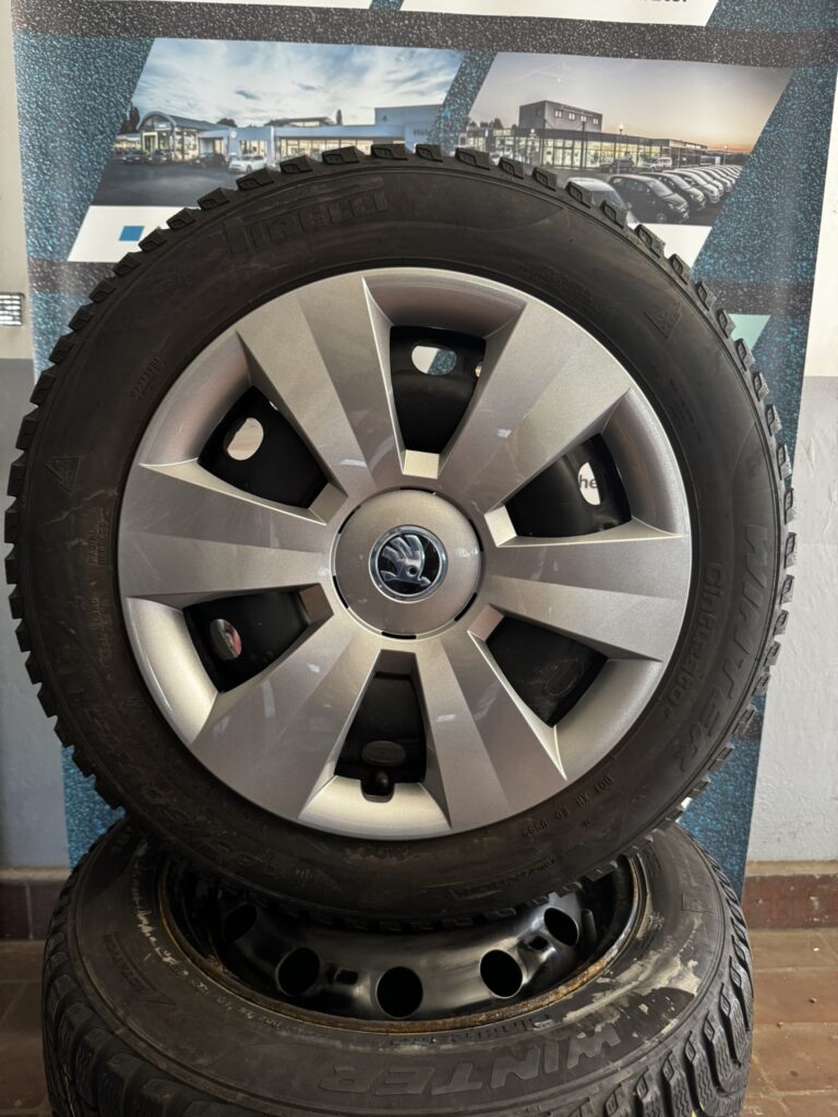 Skoda Fabia Winterkomplettradsatz 15 Zoll Stahl